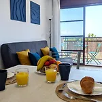 Blue Marine Apartment *